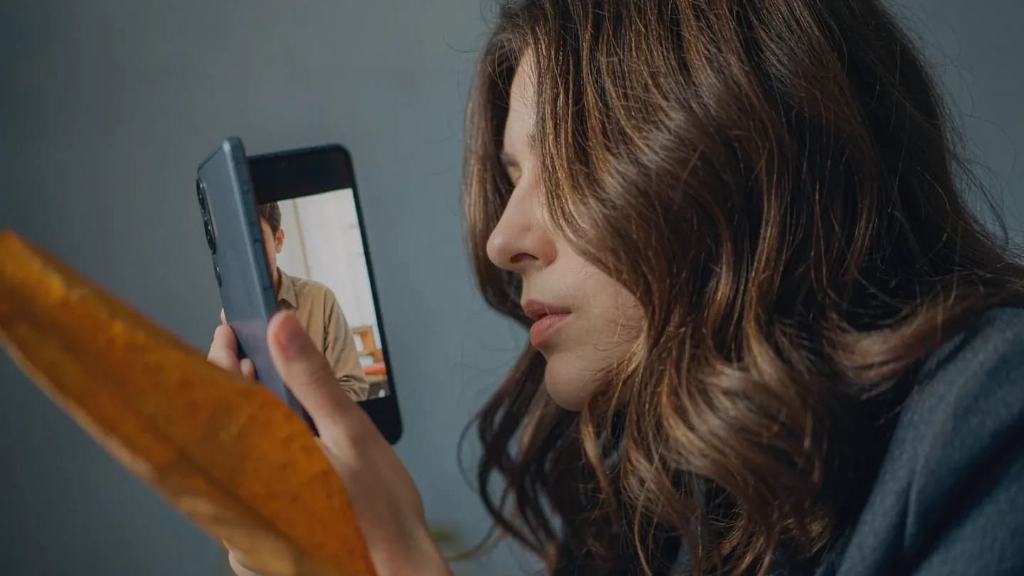 A consumer associating video quality with brand trust
